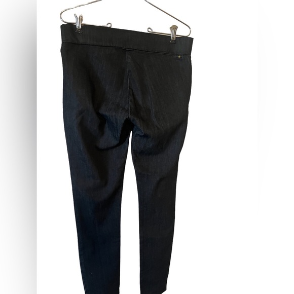 Jeggin Small women’s dark color denim stretchy unknown brand with clover label - Picture 4 of 5